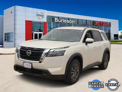2024 Nissan Pathfinder SV