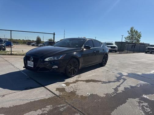 2022 Nissan Altima 2.5 SR
