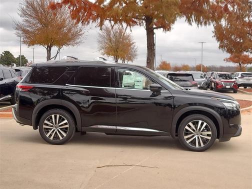 2025 Nissan Pathfinder Platinum