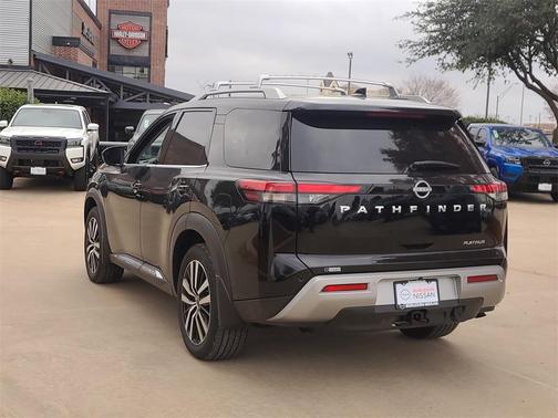 2025 Nissan Pathfinder Platinum