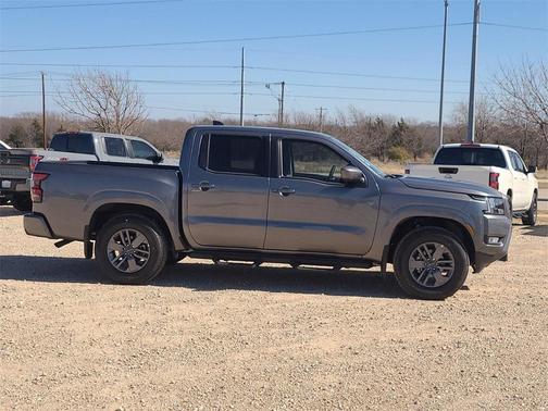 2025 Nissan Frontier SV