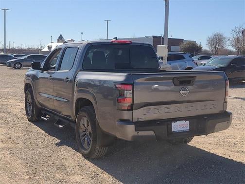 2025 Nissan Frontier SV