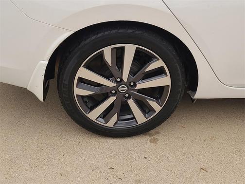 2020 Nissan Versa 1.6 SR