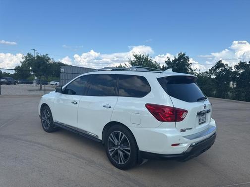 2020 Nissan Pathfinder Platinum
