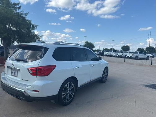 2020 Nissan Pathfinder Platinum