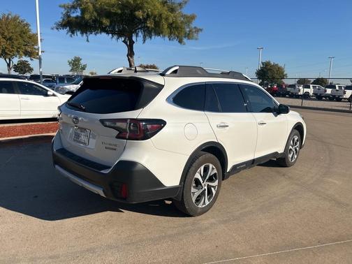 2022 Subaru Outback Touring