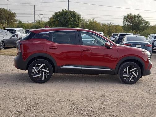 2025 Nissan Kicks SV