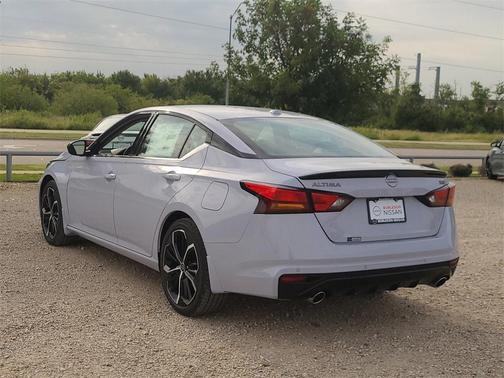 2025 Nissan Altima SR