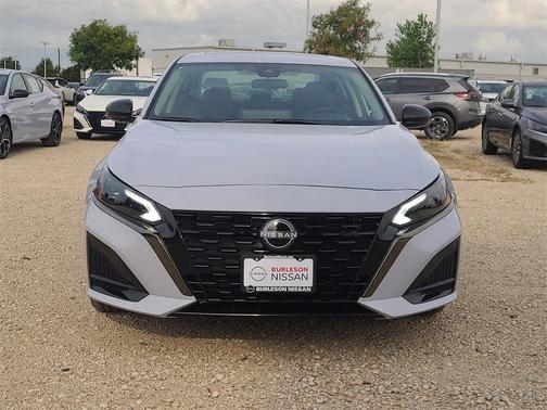 2025 Nissan Altima SR