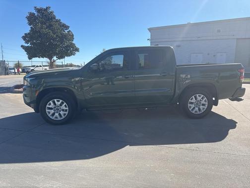 2022 Nissan Frontier SV