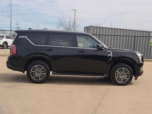 2025 Nissan Armada Platinum