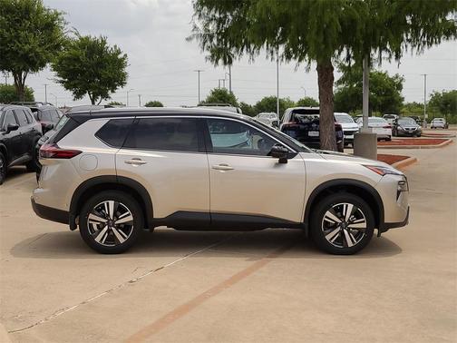 2025 Nissan Rogue SL