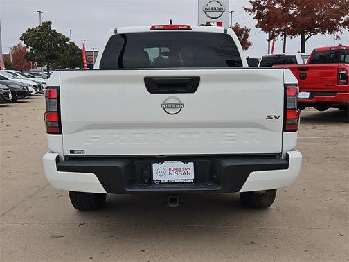 2024 Nissan Frontier SV