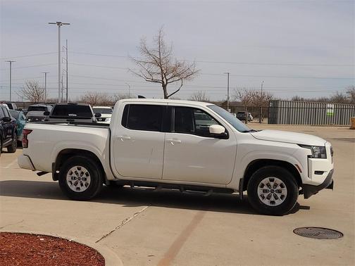 2024 Nissan Frontier SV
