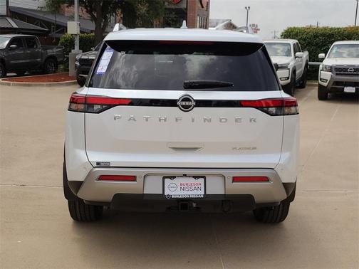 2025 Nissan Pathfinder Platinum