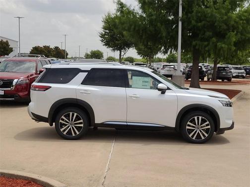 2025 Nissan Pathfinder Platinum