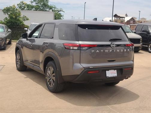 2025 Nissan Pathfinder S
