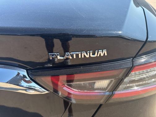 2023 Nissan Maxima Platinum