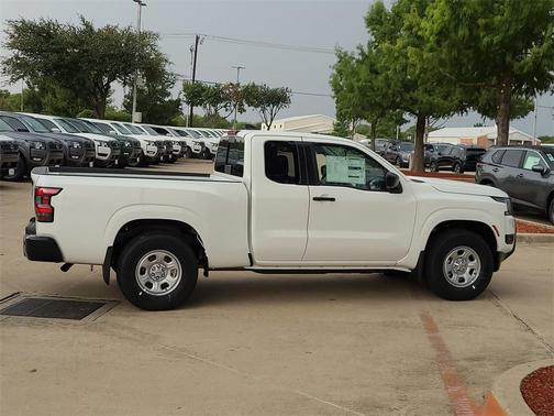 2025 Nissan Frontier S