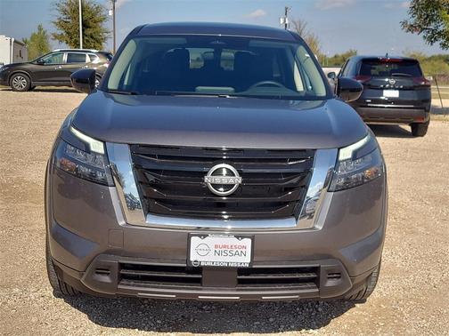 2025 Nissan Pathfinder S