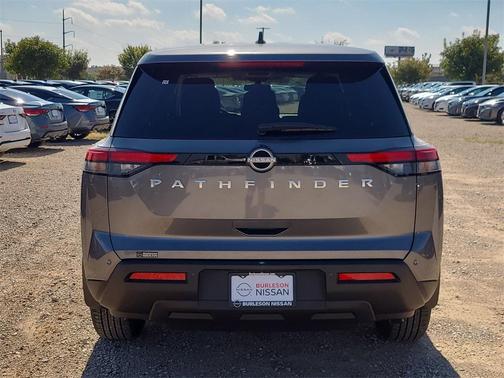 2025 Nissan Pathfinder S