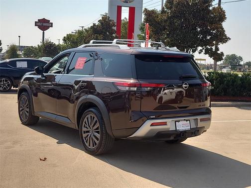 2022 Nissan Pathfinder SL