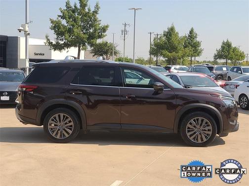 2022 Nissan Pathfinder SL