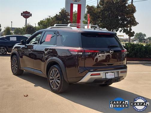 2022 Nissan Pathfinder SL
