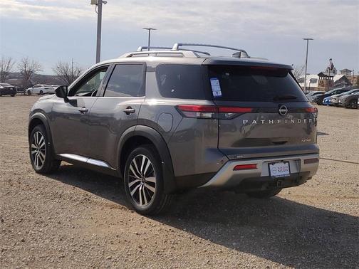 2025 Nissan Pathfinder Platinum