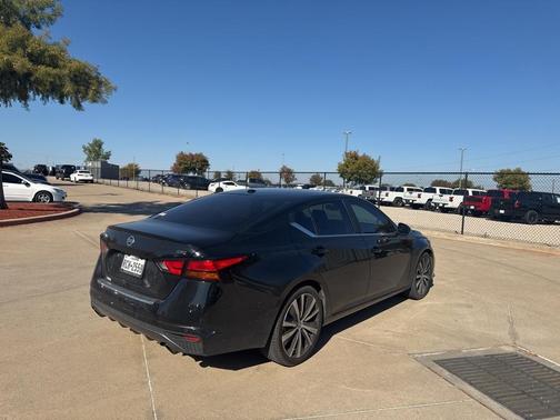 2022 Nissan Altima 2.5 SR