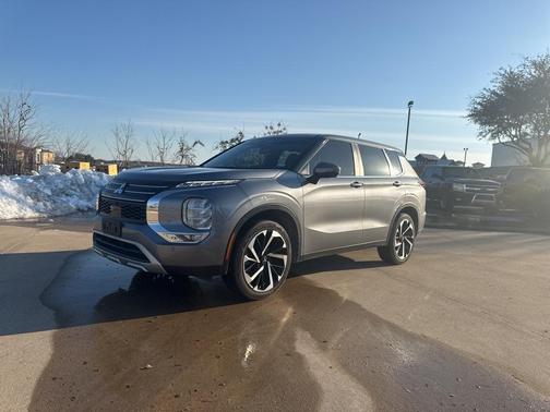 2022 Mitsubishi Outlander SE