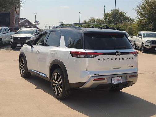 2025 Nissan Pathfinder Platinum