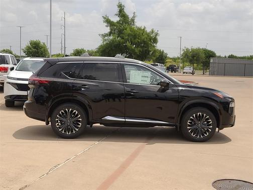 2025 Nissan Rogue Platinum