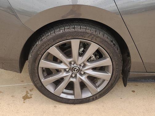 Machine Gray Metallic 2024 Mazda Mazda3 FWD w/Preferred Package