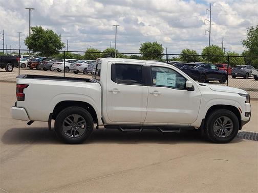 2025 Nissan Frontier SV