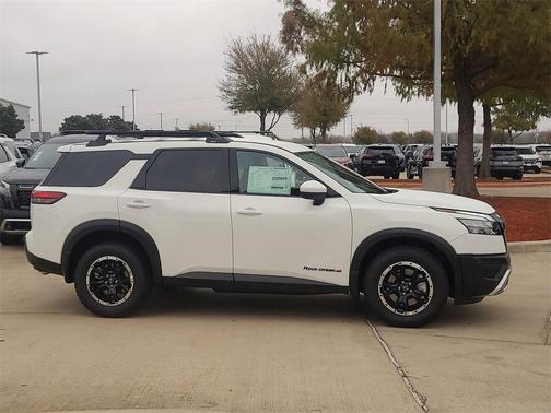 2025 Nissan Pathfinder Rock Creek