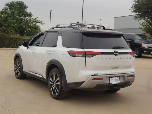 2025 Nissan Pathfinder Platinum