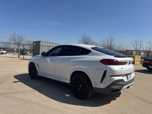 2021 BMW X6 M50i