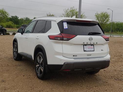 2025 Nissan Rogue SL