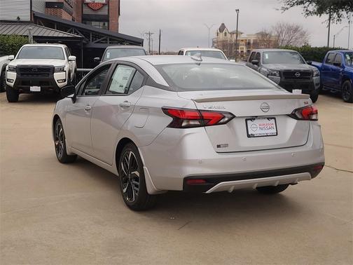 2025 Nissan Versa 1.6 SR