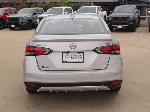 2025 Nissan Versa 1.6 SR