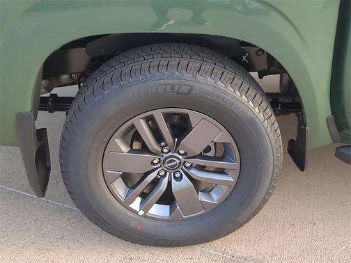 2025 Nissan Frontier SV