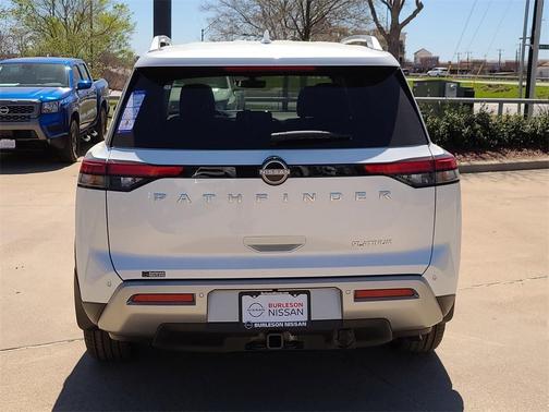 2025 Nissan Pathfinder Platinum