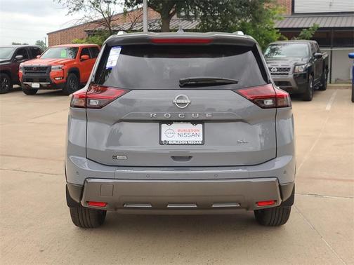 2025 Nissan Rogue SL