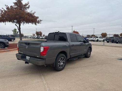 2024 Nissan Titan SV