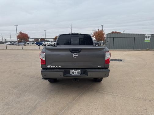 2024 Nissan Titan SV