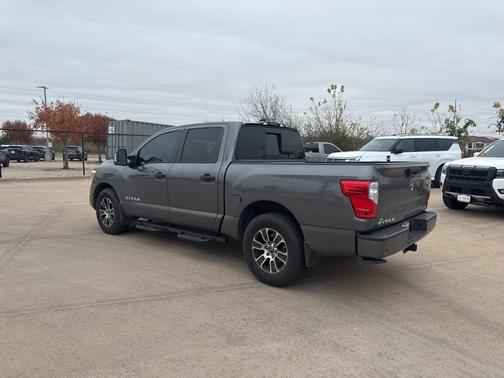 2024 Nissan Titan SV