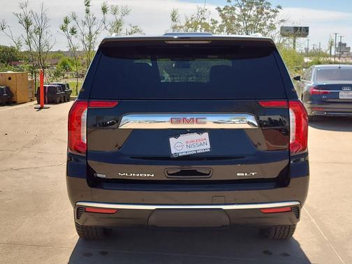 2023 GMC Yukon SLT