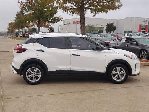 2023 Nissan Kicks S
