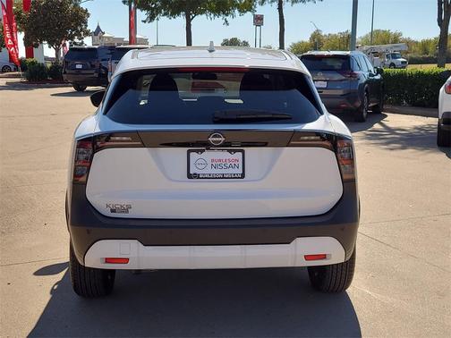 2025 Nissan Kicks SV